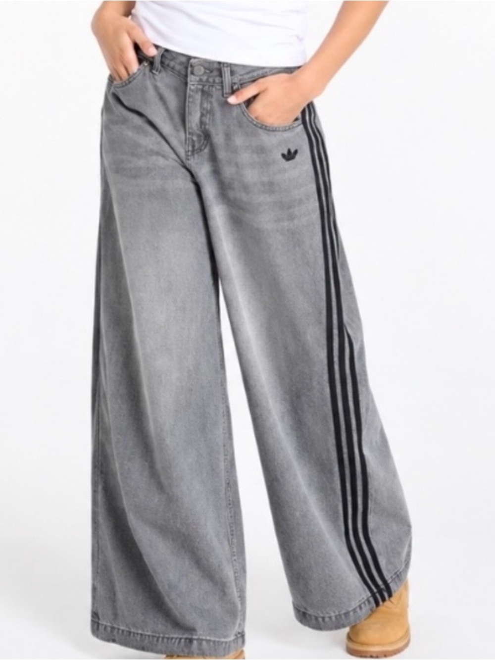 adidas Originals Women’s Adicolor Washed Gray Denim 32 x 30 Jeans